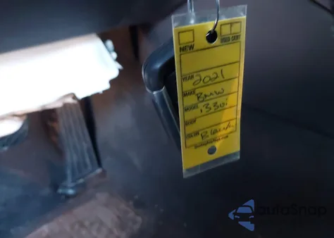 2021 BMW 330I xDrive z USA, uszkodzony, nr VIN 3MW5R7J0XM8C01576